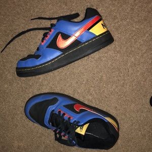 NIKE SNEAKERS (CUSTOM)